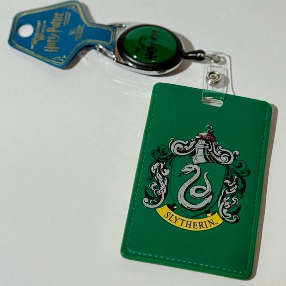 NWT Harry Potter Slytherin ID Badge Holder Retractable Keychain Wizarding World - Picture 1 of 3